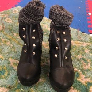 Black knit cuff boots